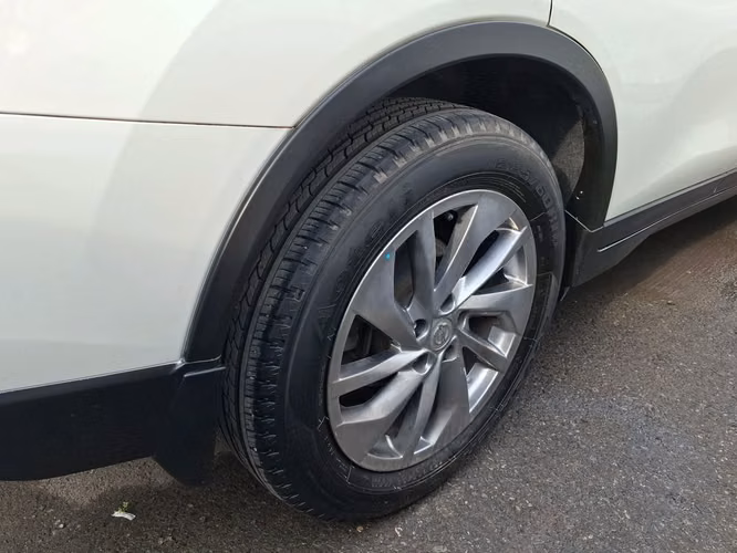 NISSAN X-TRAIL 2018