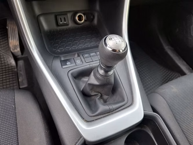 TOYOTA RAV4 2024
