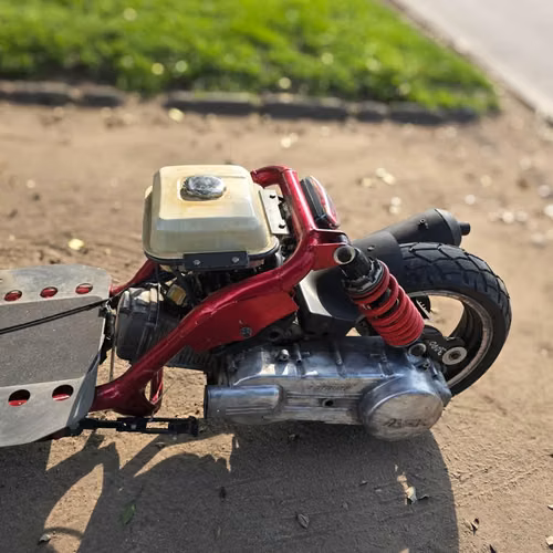Monopatín scooter 150cc