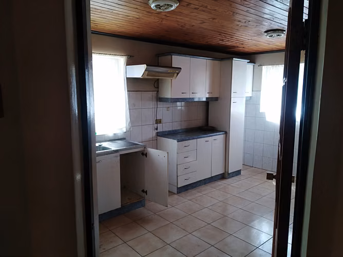 Propiedad amplia con casa, oficina y galpon, Lomas Coloradas, San Pedro. - Imagen 6