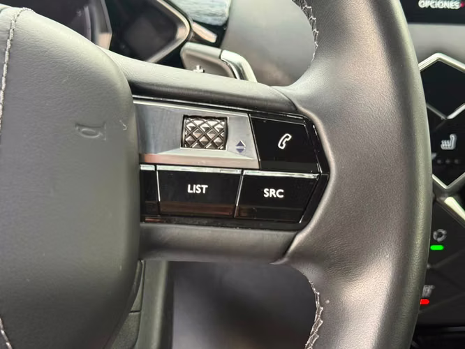 DS DS 3 Crossback 1.2 CROSSBACK LOUVRE 155 4X2 AT 5P. (2023)
