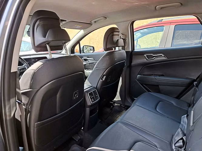 KIA SPORTAGE 2023 - Imagen 12
