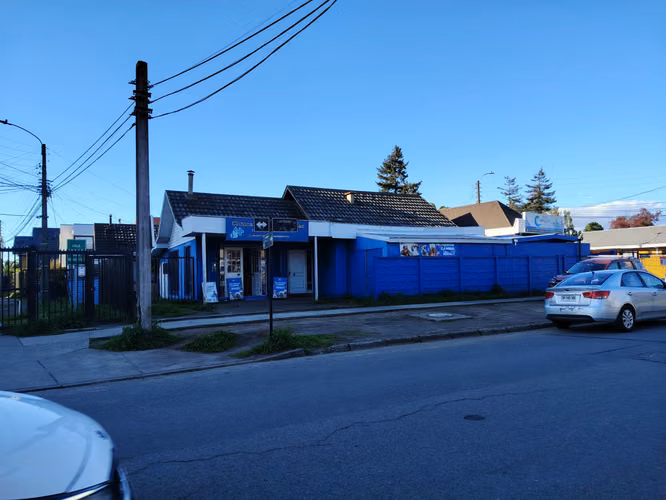 Estrátegica,  comercial,  esquina, casa y local, por Avenida Las Rosas,  Huertos Familiares