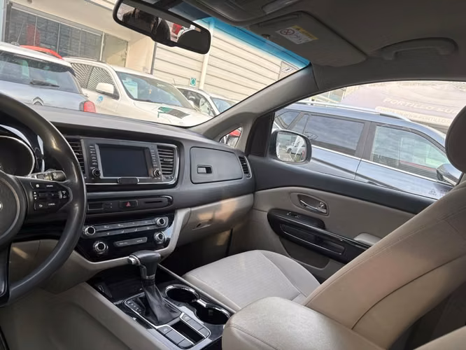 KIA Gran Carnival 2020 Diésel Automática - Imagen 7