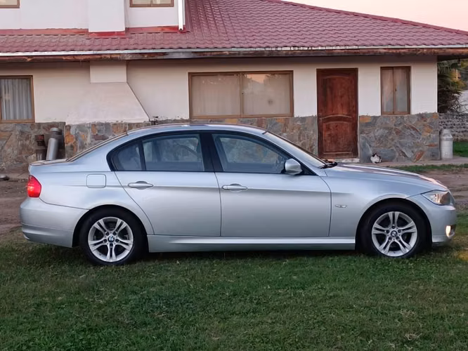 BMW 316i 2012 - Imagen 3