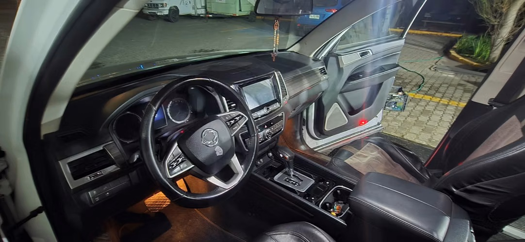 Ssang yong rexton 2.2 AT Diesel - Imagen 4