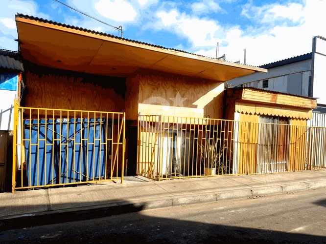 Casa Regularizada en venta de 250 m2