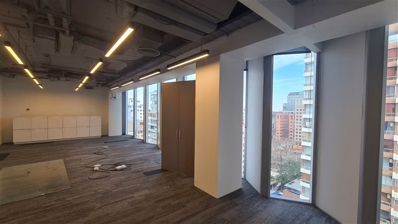 Oficina Arriendo Las Condes 140m2 PLibre Vista a Cordillera - Imagen 13