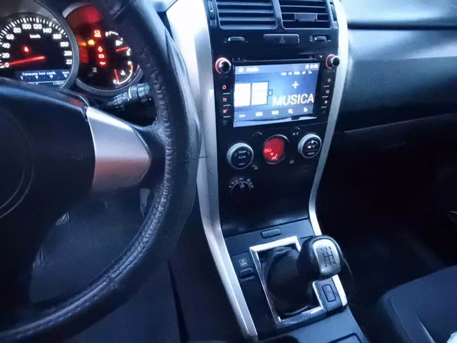 SUZUKI GRAND NOMADE 2.4   4X4 2016  SE - Imagen 5