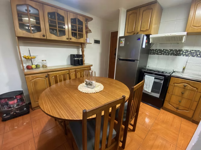 IMPECABLE DEPARTAMENTO 1ER PISO CON PATIO Y ESTACIONAMIENTO - Imagen 4