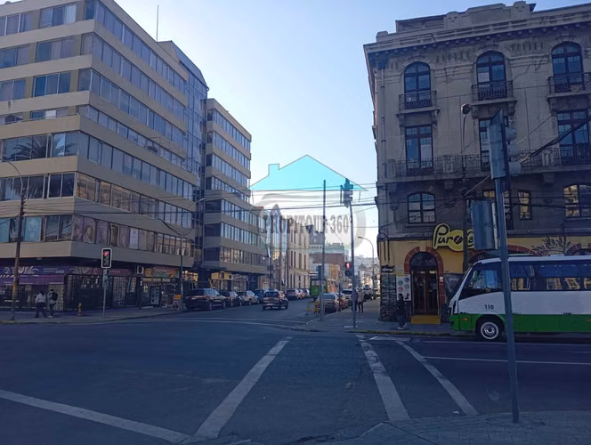 OFICINA EN ARRIENDO EN PLENO CENTRO DE VALPARAÍSO