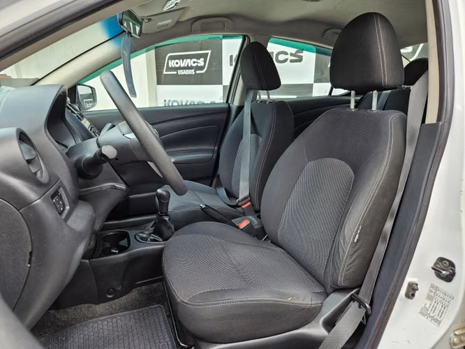 Nissan Versa 1.6 Sense  Mt 2015 - Imagen 12