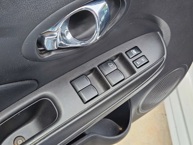Nissan Versa 1.6 Sense  Mt 2015 - Imagen 11