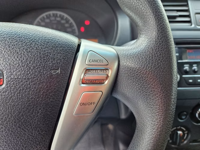 Nissan Versa 1.6 Sense  Mt 2015 - Imagen 16