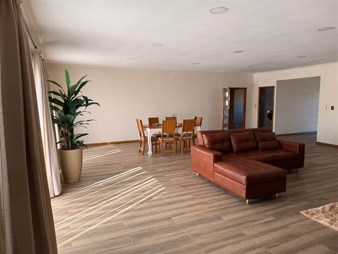 Casa en Venta, 5D/3B/3E/1B - Imagen 5
