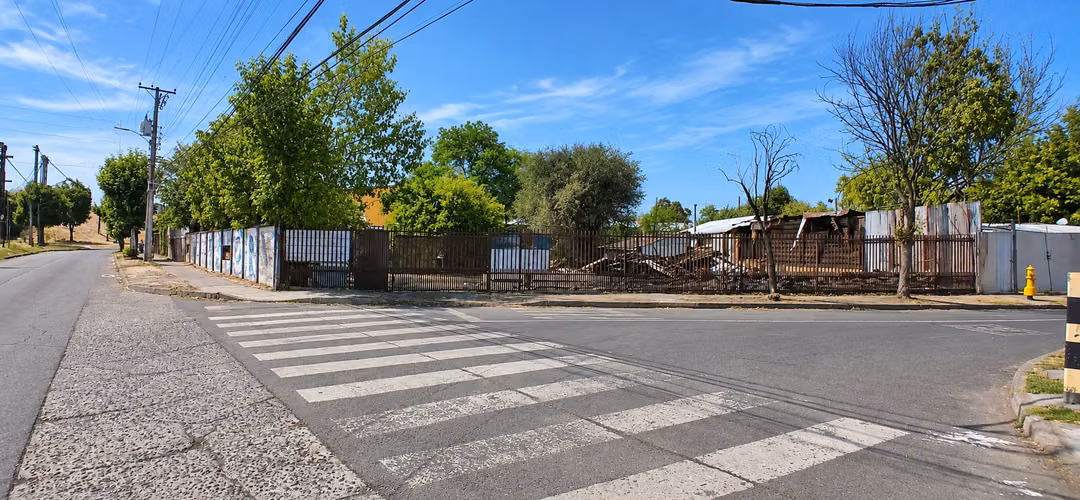 SITIO ESQUINA 916 m2 URBANO - LOS OLIVOS CON LAZARETO, CHILLÁN