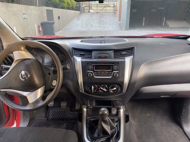 Nissan NP Diésel 4x2 Doble Cabina - Imagen 7
