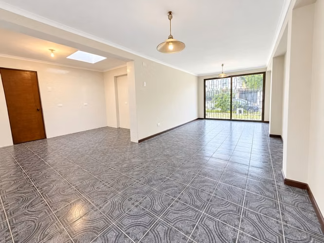 Casa 141/421m2 Metro P Egaña 3D 2B Estar 1 piso gran patio - Imagen 8