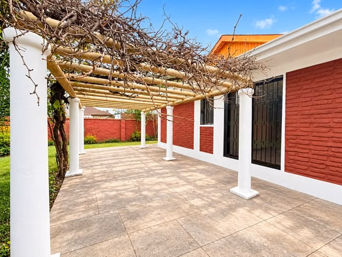 Casa 141/421m2 Metro P Egaña 3D 2B Estar 1 piso gran patio - Imagen 25
