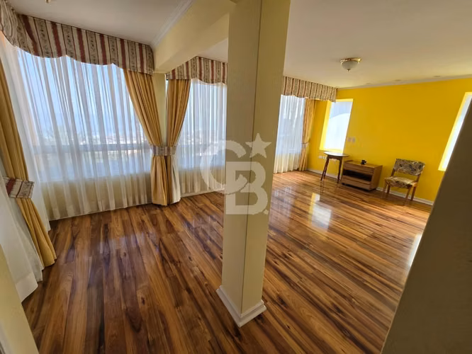 Exclusiva Casa Jardines de Sur con Vista al Mar