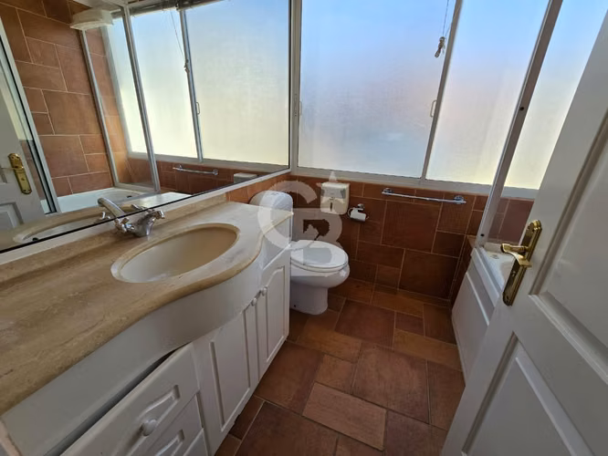 Exclusiva Casa Jardines de Sur con Vista al Mar