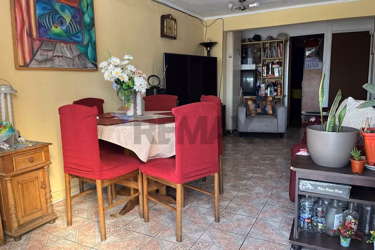 Casa esquina con taller y amplio patio - Imagen 10