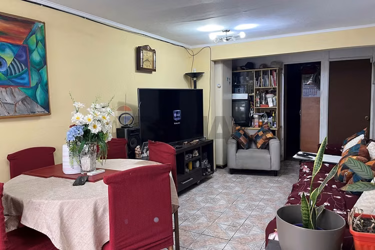 Casa esquina con taller y amplio patio - Imagen 9