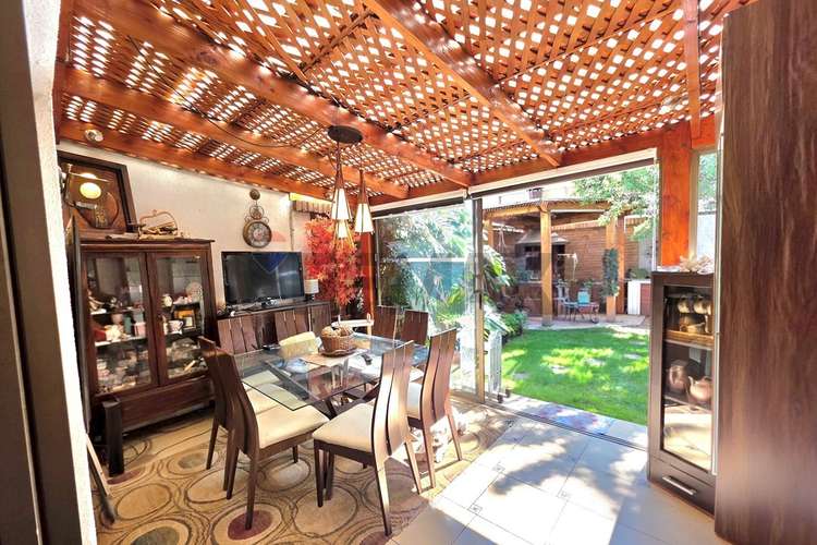 Casa 5d3b3e con piscina y jardín - Imagen 18
