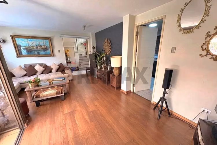 Casa 5d3b3e con piscina y jardín - Imagen 13