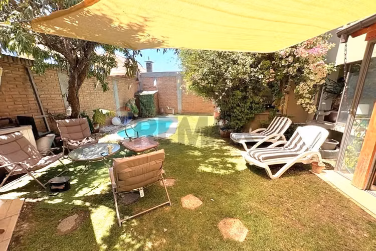 Casa 5d3b3e con piscina y jardín - Imagen 8