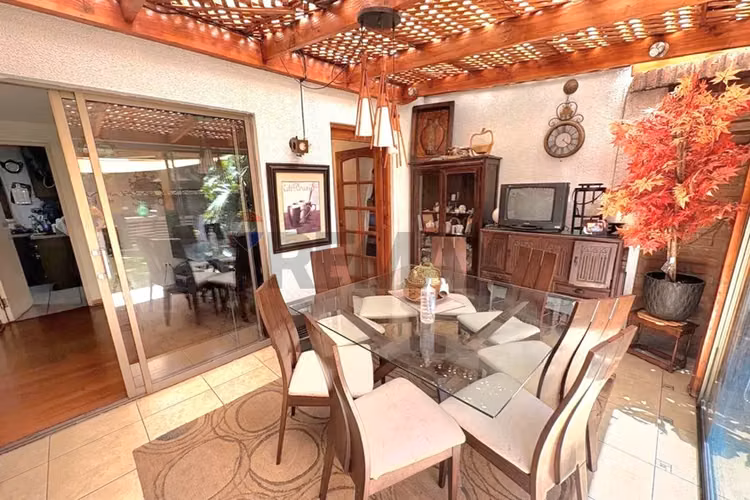Casa 5d3b3e con piscina y jardín - Imagen 2