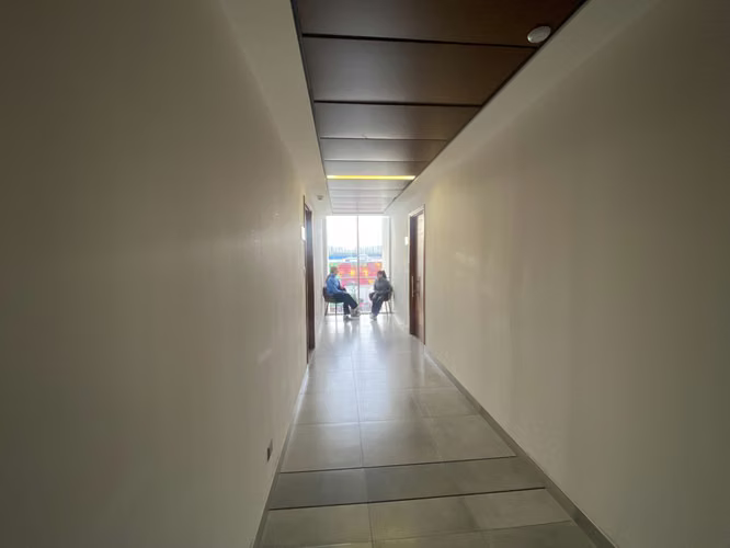 OFICINA ARRIENDO 30M2 PUERTAS DE CHICUREO - ESTACIONAMIENTO