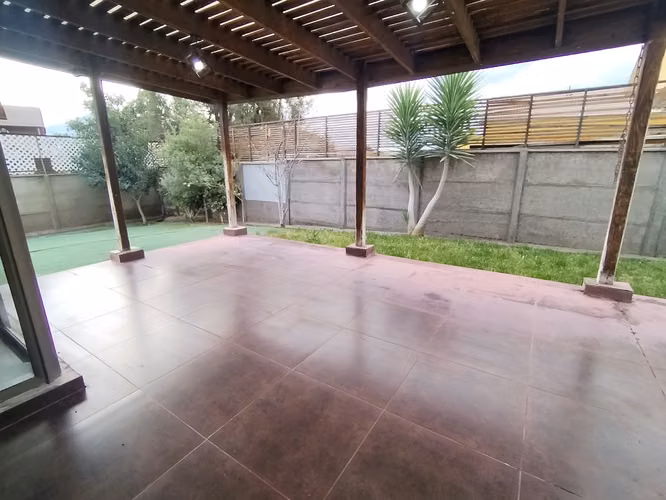 ARRIENDO GRAN CASA EN CIUDAD DE LOS VALLES CON AMPLIO PATIO - Imagen 18