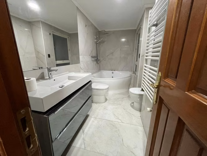 ARRIENDO DPTO DE 4 DORMITORIOS Y TRES BAÑOS EN BARRIO INGLES - Imagen 17