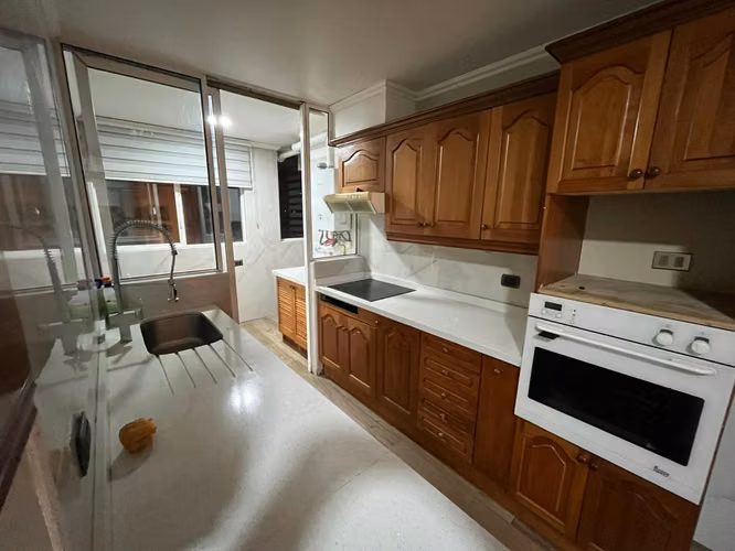 ARRIENDO DPTO DE 4 DORMITORIOS Y TRES BAÑOS EN BARRIO INGLES - Imagen 10