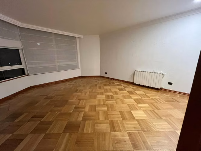ARRIENDO DPTO DE 4 DORMITORIOS Y TRES BAÑOS EN BARRIO INGLES - Imagen 4