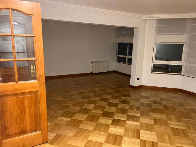 ARRIENDO DPTO DE 4 DORMITORIOS Y TRES BAÑOS EN BARRIO INGLES - Imagen 2