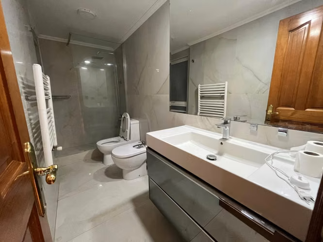 ARRIENDO DPTO DE 4 DORMITORIOS Y TRES BAÑOS EN BARRIO INGLES - Imagen 22