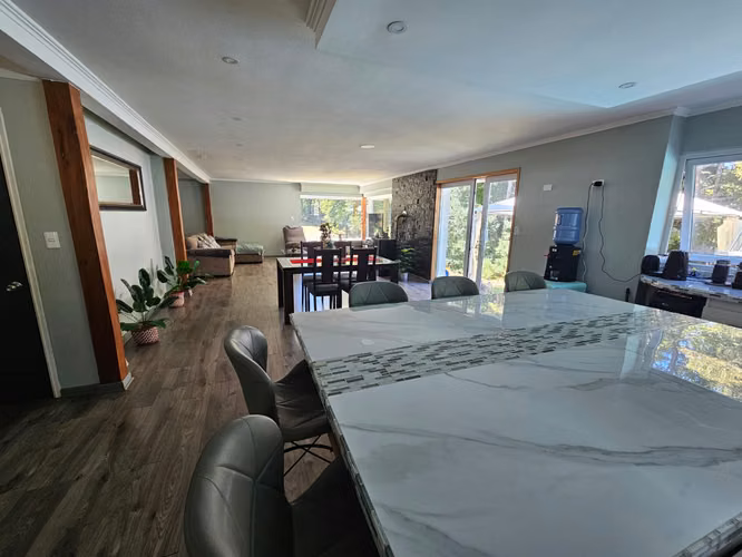 VIVE EN PICHIHUAPE CASA DE 262 M2 Y 6165 M2 DE TERRENO - Imagen 6