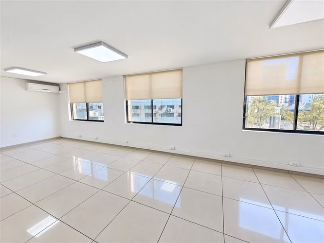 4 privados, 3 Baños/Sector el Golf. - Imagen 7