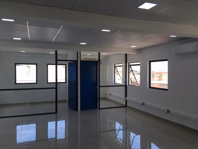 PB ARRIENDA GALPON C7 OFICINAS NIVELES  PLANTA LIBRE - Imagen 3