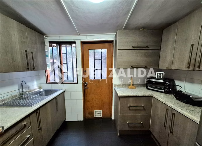 Casa en venta de 3 dorm. en La Reina