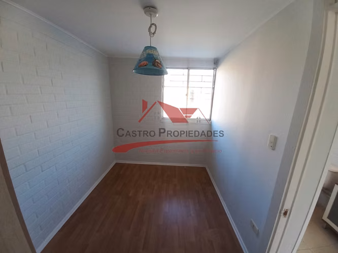 CASA DE DOS PISOS,  SOLIDA  2 DORMITORIOS, 1 BAÑO, QUILICURA