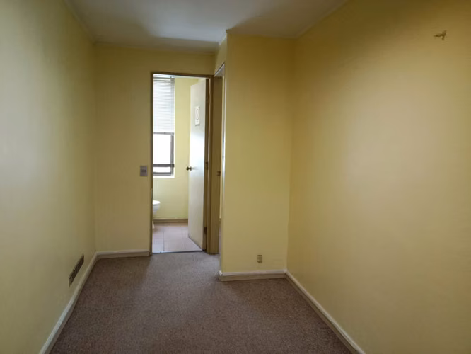 ARRIENDO OFICINA, 1 NORTE CON 2 PONIENTE, 1 PRIVADO, ESTACIONAMIENTO.