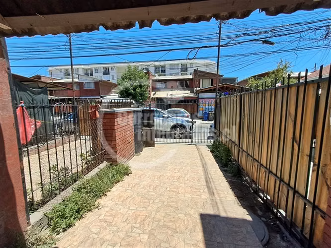 Casa en arriendo de 2 dorm. en La Florida
