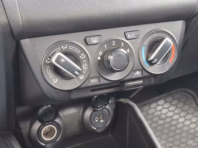 SUZUKI SWIFT 2024 - Imagen 18