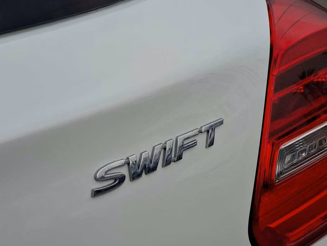 SUZUKI SWIFT 2024 - Imagen 8