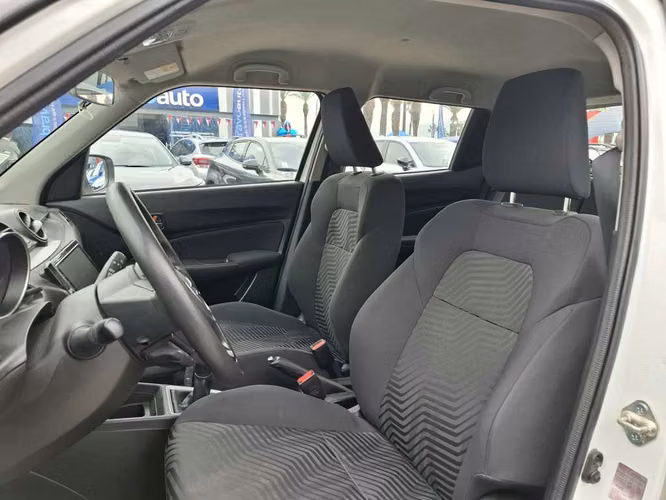 SUZUKI SWIFT 2024 - Imagen 13