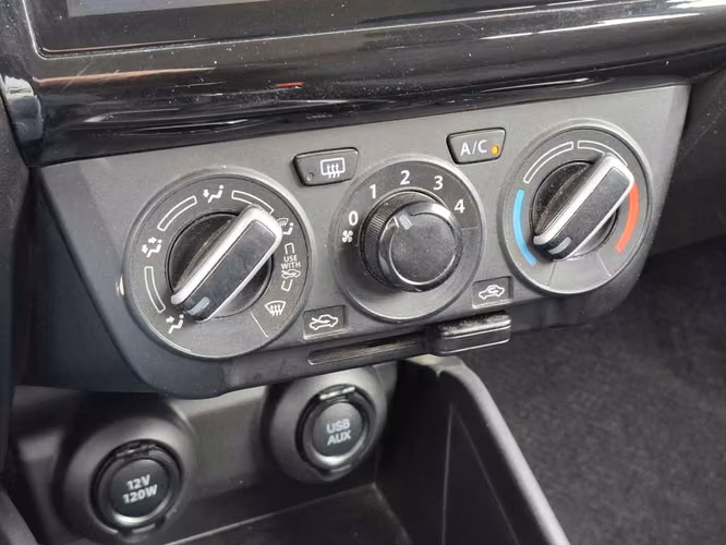SUZUKI SWIFT 2024 - Imagen 17