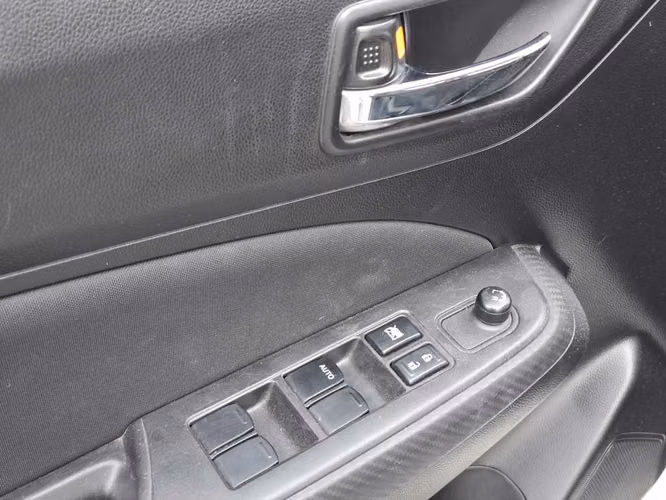 SUZUKI SWIFT 2024 - Imagen 19